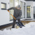 Лопата снеговая Fiskars SnowXpert (1026791) пластиковая с алюминиевым черенком 535х380х1500 мм