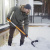 Лопата снеговая Fiskars SnowXpert (141001) пластиковая с алюминиевым черенком 355х200х1300 мм